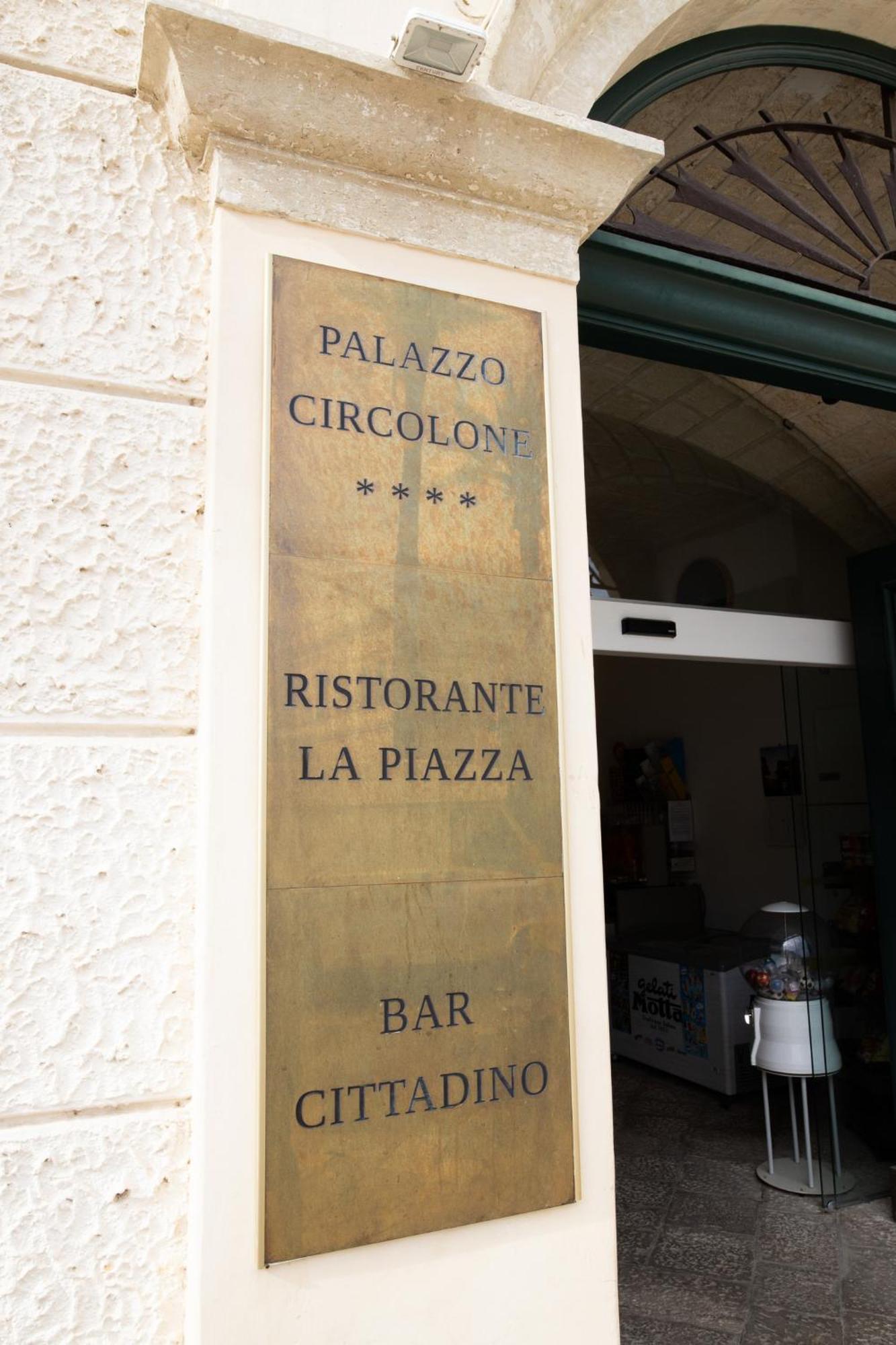 Palazzo Circolone Hotel Poggiardo Exterior foto